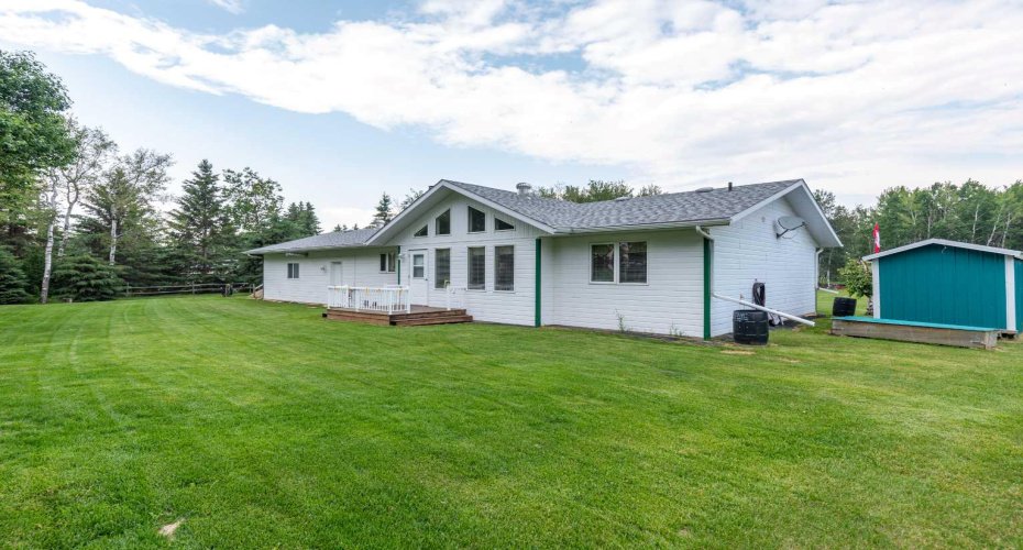 202 Lakeshore Drive, Brightsand Lake, Saskatchewan S0M 2T0, 3 Bedrooms Bedrooms, ,2 BathroomsBathrooms,Residential,For Sale,Lakeshore,A2237706