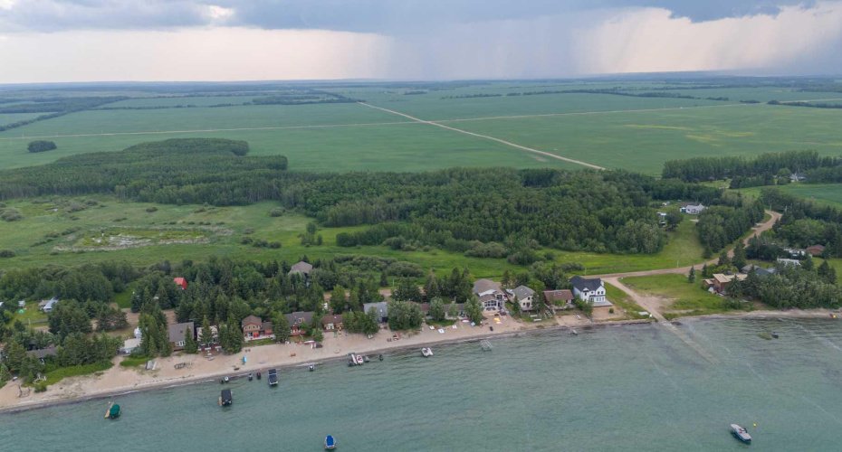 202 Lakeshore Drive, Brightsand Lake, Saskatchewan S0M 2T0, 3 Bedrooms Bedrooms, ,2 BathroomsBathrooms,Residential,For Sale,Lakeshore,A2237706