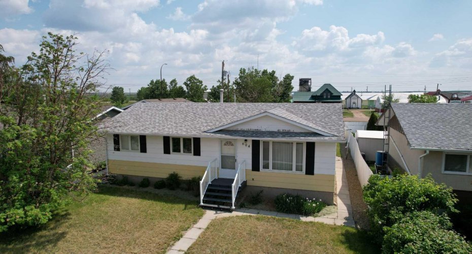 604 3 Street, Hanna, Alberta T0J1P0, 5 Bedrooms Bedrooms, ,1 BathroomBathrooms,Residential,For Sale,3,A2228966