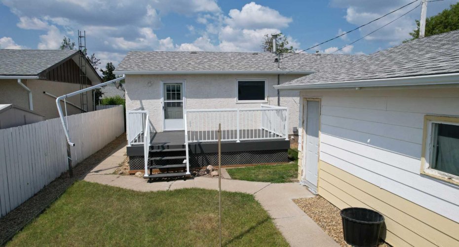 604 3 Street, Hanna, Alberta T0J1P0, 5 Bedrooms Bedrooms, ,1 BathroomBathrooms,Residential,For Sale,3,A2228966
