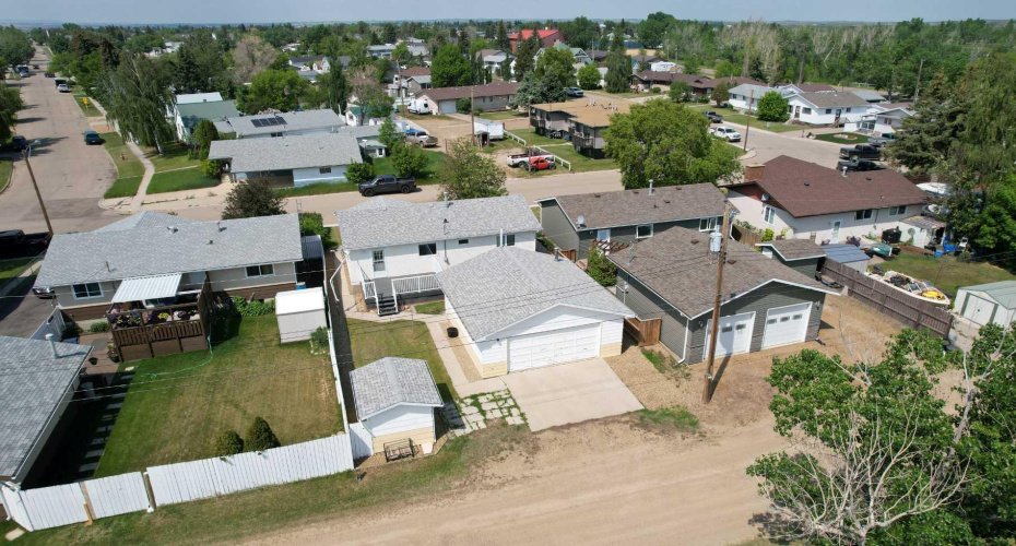 604 3 Street, Hanna, Alberta T0J1P0, 5 Bedrooms Bedrooms, ,1 BathroomBathrooms,Residential,For Sale,3,A2228966