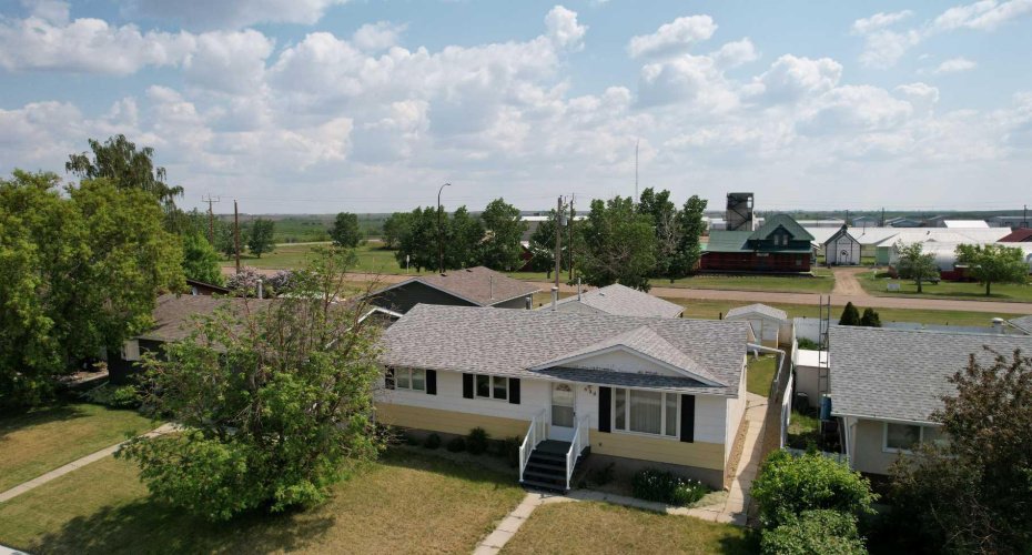 604 3 Street, Hanna, Alberta T0J1P0, 5 Bedrooms Bedrooms, ,1 BathroomBathrooms,Residential,For Sale,3,A2228966