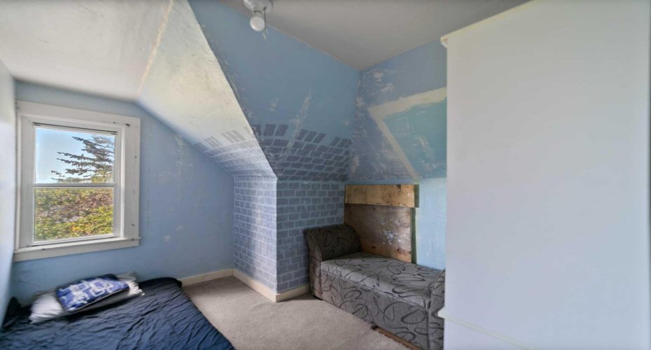 Bedroom 2 - no closet