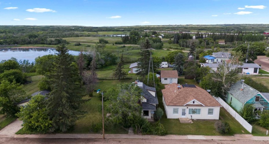 4928 51 Street, Hardisty, Alberta T0B1V0, 4 Bedrooms Bedrooms, ,1 BathroomBathrooms,Residential,For Sale,51,A2238869