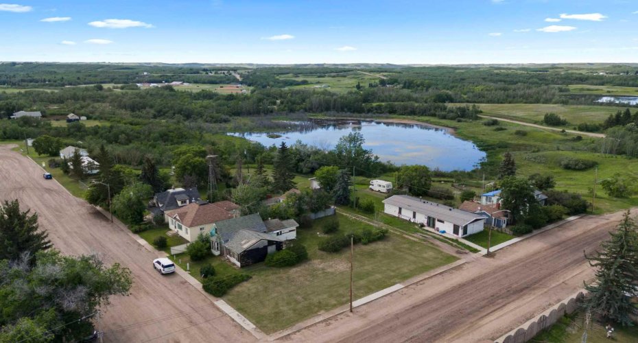 4928 51 Street, Hardisty, Alberta T0B1V0, 4 Bedrooms Bedrooms, ,1 BathroomBathrooms,Residential,For Sale,51,A2238869