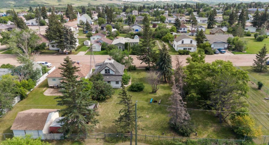 4928 51 Street, Hardisty, Alberta T0B1V0, 4 Bedrooms Bedrooms, ,1 BathroomBathrooms,Residential,For Sale,51,A2238869