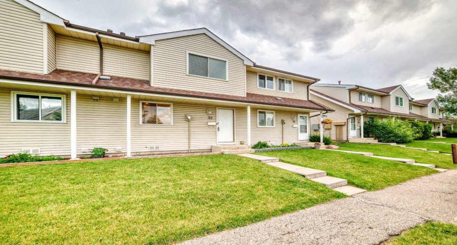 1515 Falconridge Drive, Calgary, Alberta T3J 1J8, 3 Bedrooms Bedrooms, ,2 BathroomsBathrooms,Residential,For Sale,Falconridge,A2239322