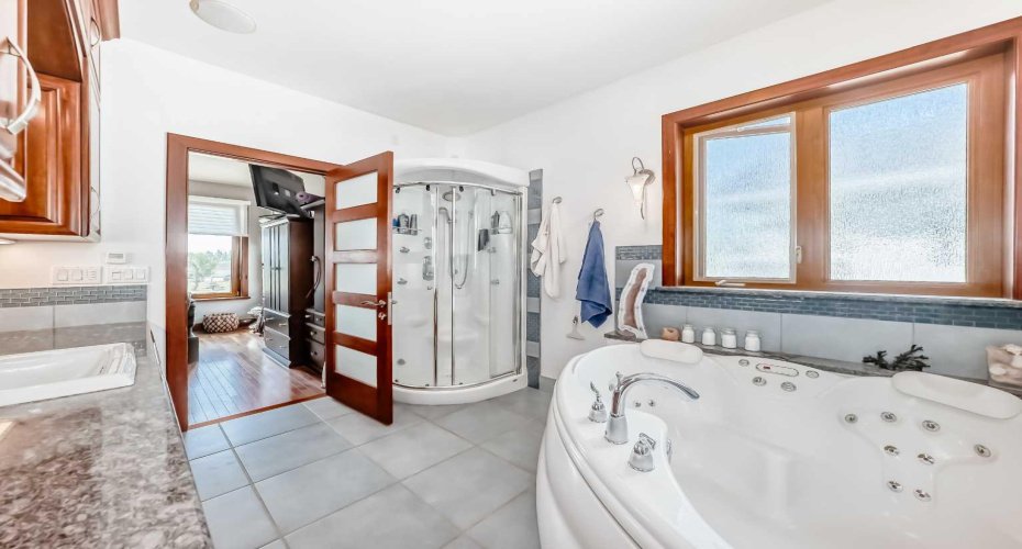 6403 32 Avenue, Camrose, Alberta T4V 4X3, 4 Bedrooms Bedrooms, ,3 BathroomsBathrooms,Residential,For Sale,32,A2238322