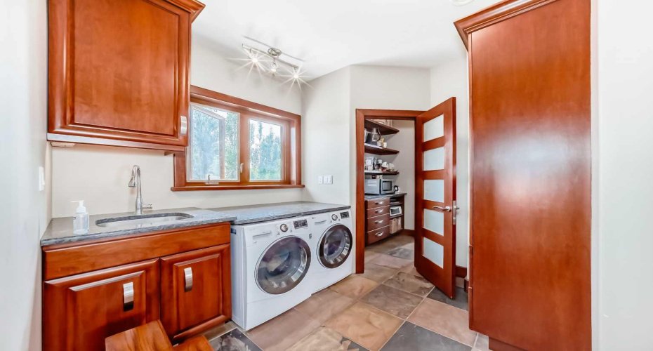 6403 32 Avenue, Camrose, Alberta T4V 4X3, 4 Bedrooms Bedrooms, ,3 BathroomsBathrooms,Residential,For Sale,32,A2238322
