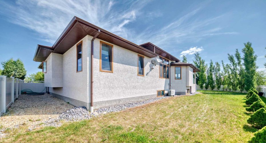 6403 32 Avenue, Camrose, Alberta T4V 4X3, 4 Bedrooms Bedrooms, ,3 BathroomsBathrooms,Residential,For Sale,32,A2238322