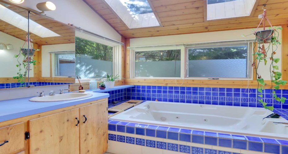 252 Three Sisters Drive, Canmore, Alberta T1W2M4, 4 Bedrooms Bedrooms, ,3 BathroomsBathrooms,Residential,For Sale,Three Sisters,A2239562