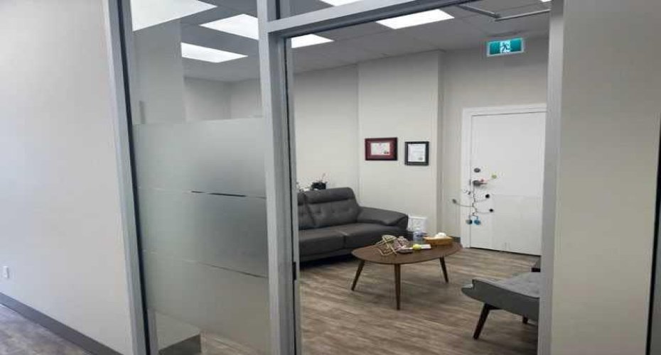 524 2 Street, Medicine Hat, Alberta T1A 0C6, ,Commercial,For Sale,Rellim Building,2,A2239826