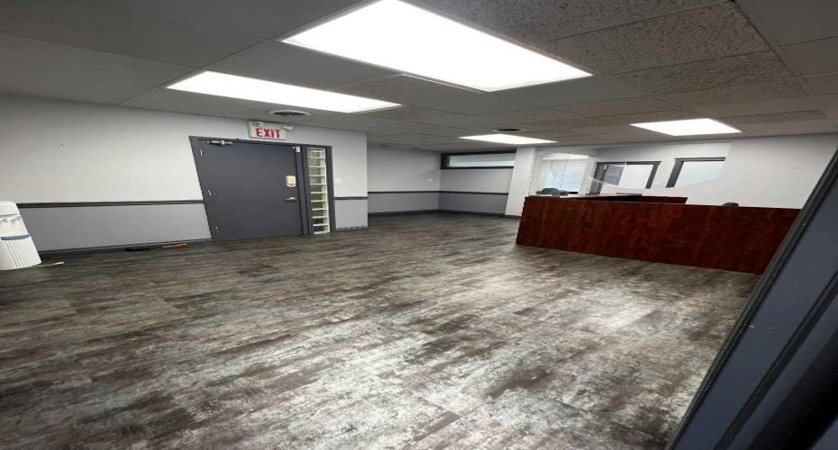 524 2 Street, Medicine Hat, Alberta T1A 0C6, ,Commercial,For Sale,Rellim Building,2,A2239826