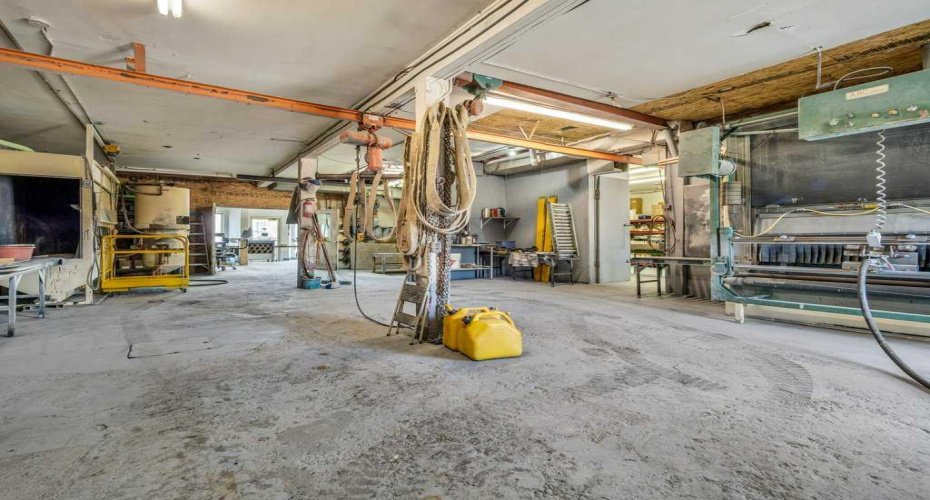 121 13 Street, Lethbridge, Alberta T1H 2R5, ,Commercial,For Sale,13,A2239947