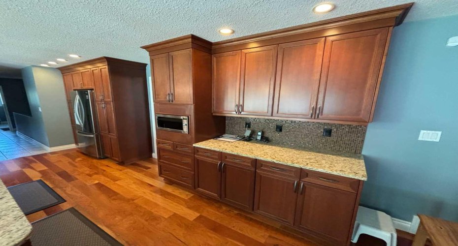 10006 88 Street, Peace River, Alberta T8S 1N8, 3 Bedrooms Bedrooms, ,4 BathroomsBathrooms,Residential,For Sale,88,A2240074