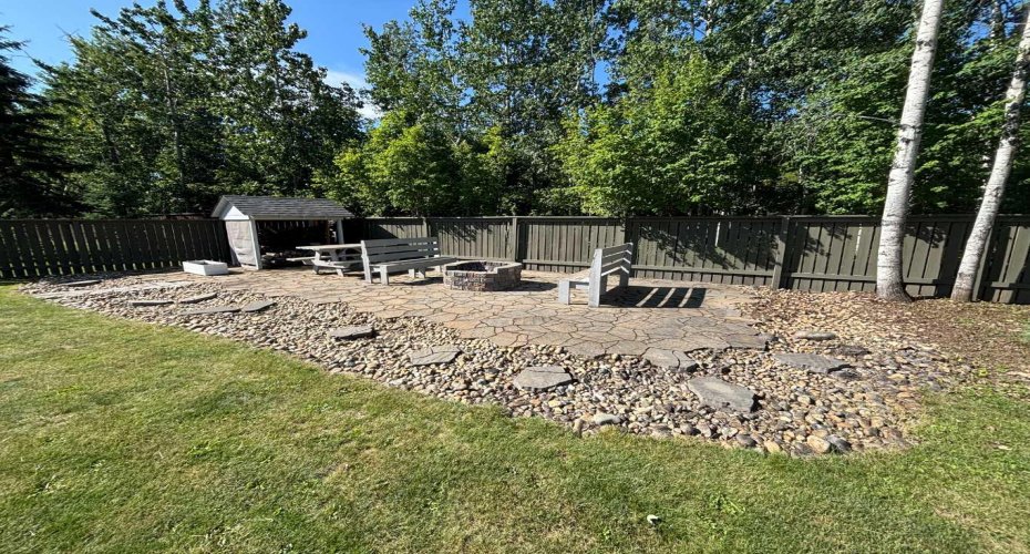 10006 88 Street, Peace River, Alberta T8S 1N8, 3 Bedrooms Bedrooms, ,4 BathroomsBathrooms,Residential,For Sale,88,A2240074