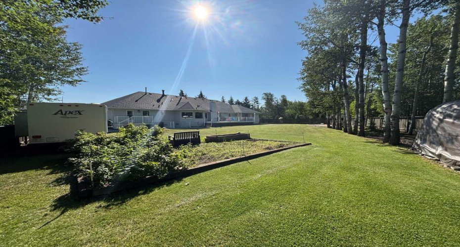 10006 88 Street, Peace River, Alberta T8S 1N8, 3 Bedrooms Bedrooms, ,4 BathroomsBathrooms,Residential,For Sale,88,A2240074