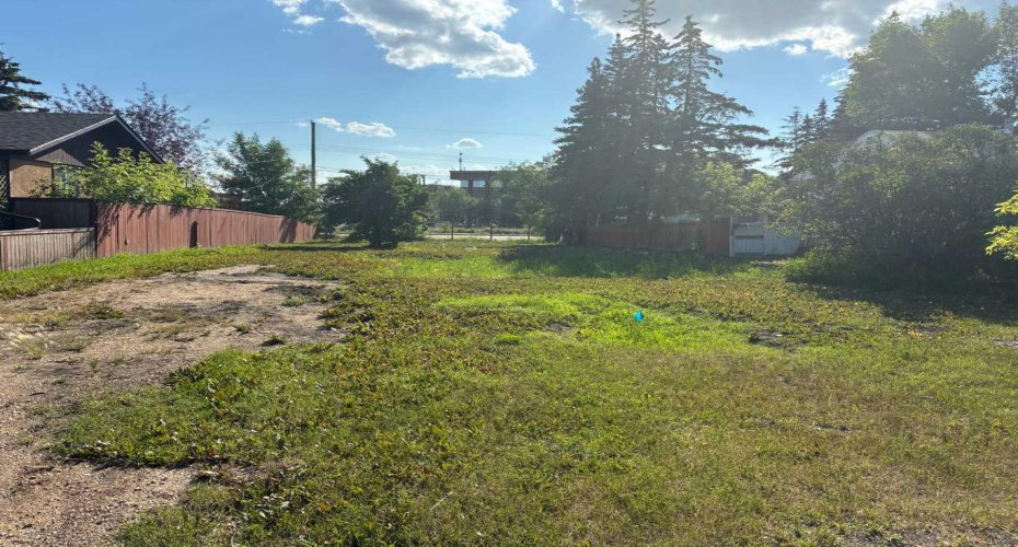 9626 Hillcrest Drive, Grande Prairie, Alberta T8V 1A8, ,Land,For Sale,Hillcrest,A2240624