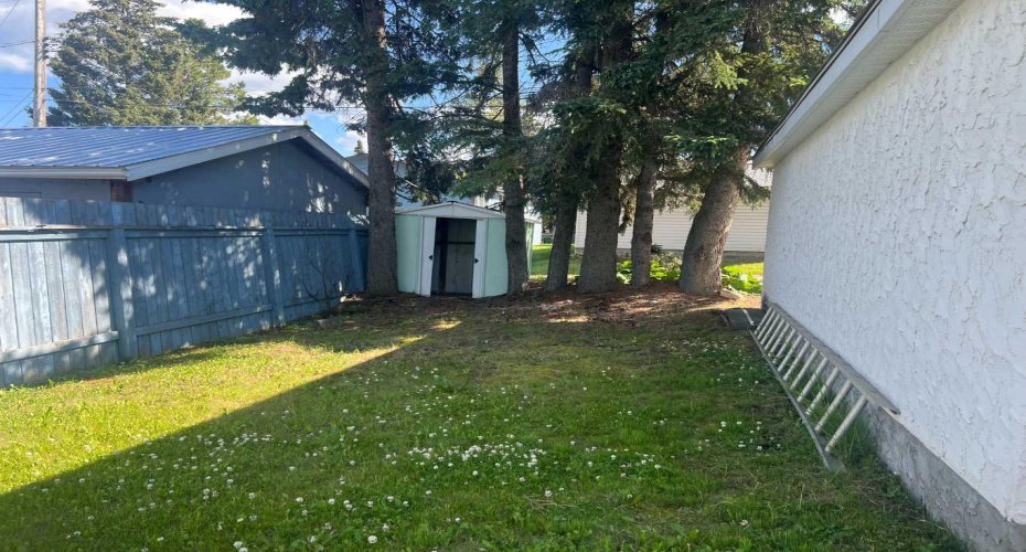 4805 17 Avenue, Edson, Alberta T7E 1G5, 2 Bedrooms Bedrooms, ,1 BathroomBathrooms,Residential,For Sale,17,A2240116