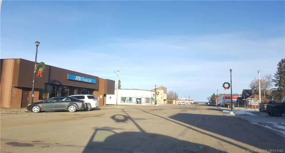 114 Centre Street, McLennan, Alberta T0H 2L0, ,Commercial,For Sale,Centre,A2241057