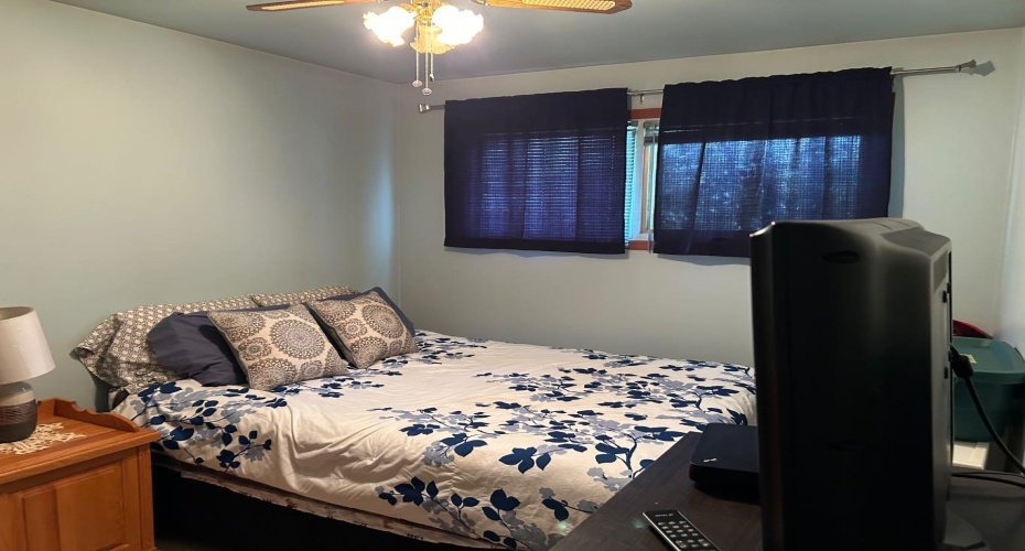 4912 49 Street, Hardisty, Alberta T0B1V0, 5 Bedrooms Bedrooms, ,2 BathroomsBathrooms,Residential,For Sale,49,A2240602