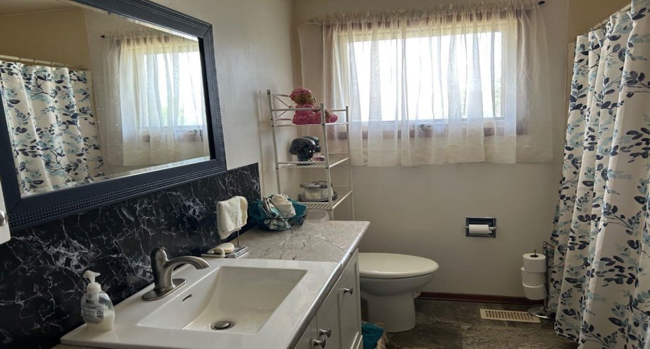 4912 49 Street, Hardisty, Alberta T0B1V0, 5 Bedrooms Bedrooms, ,2 BathroomsBathrooms,Residential,For Sale,49,A2240602