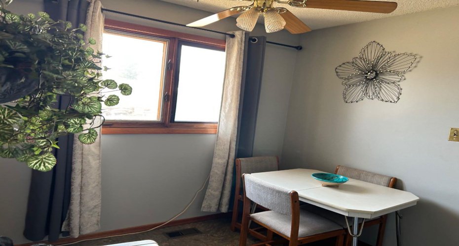 4912 49 Street, Hardisty, Alberta T0B1V0, 5 Bedrooms Bedrooms, ,2 BathroomsBathrooms,Residential,For Sale,49,A2240602