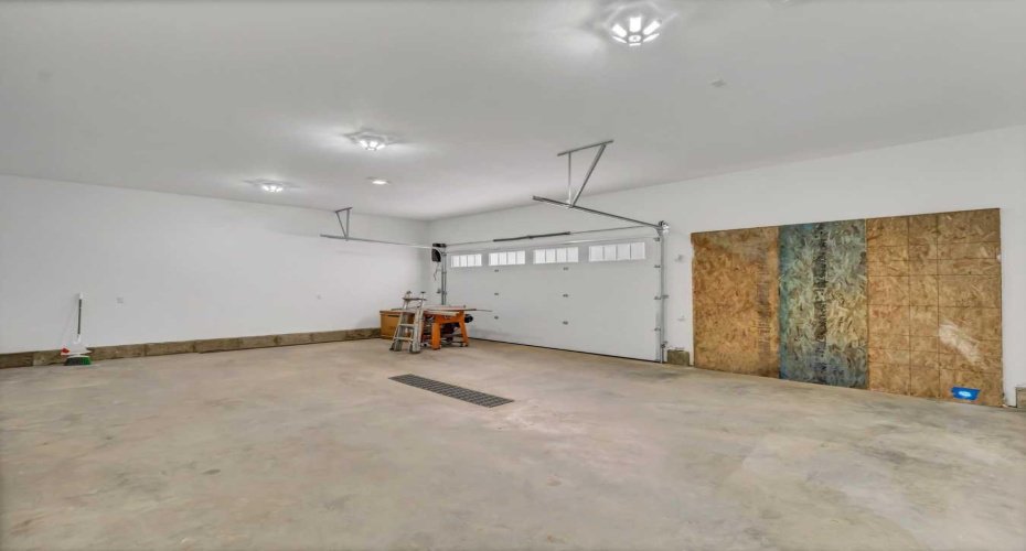 Triple Car Heated Garage