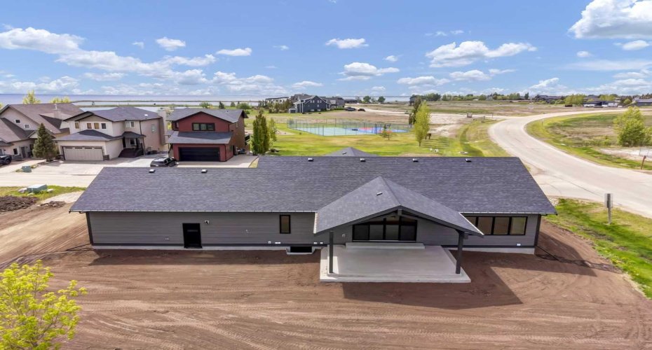25 Blue Heron Bay, Lake Newell Resort, Alberta T1R 0X5, 6 Bedrooms Bedrooms, ,3 BathroomsBathrooms,Residential,For Sale,Blue Heron,A2240378