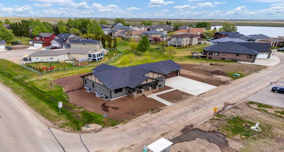 25 Blue Heron Bay, Lake Newell Resort, Alberta T1R 0X5, 6 Bedrooms Bedrooms, ,3 BathroomsBathrooms,Residential,For Sale,Blue Heron,A2240378