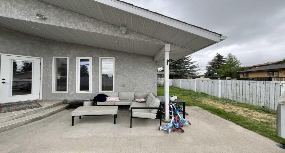 3930 Harmony Place, Taber, Alberta T1G 1A2, 5 Bedrooms Bedrooms, ,4 BathroomsBathrooms,Residential,For Sale,Harmony Place,A2240625