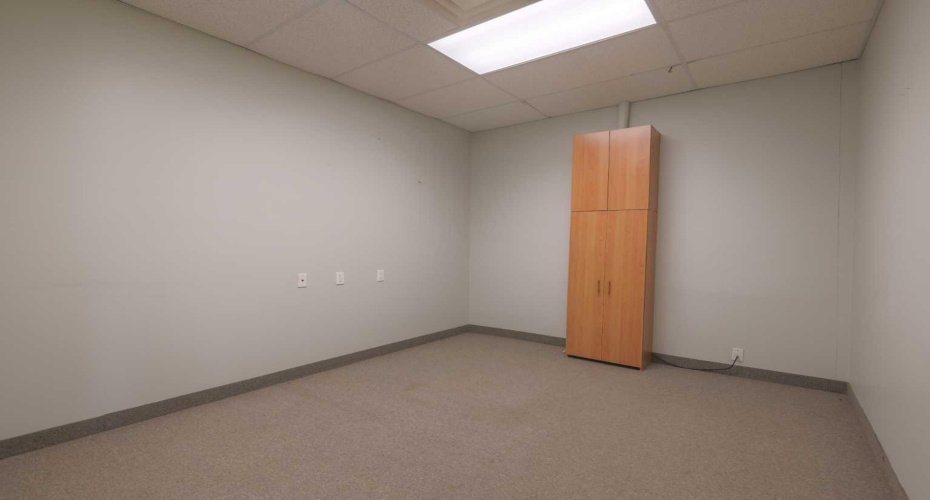 5204 49 Street, Rocky Mountain House, Alberta T4T 1T2, ,Commercial,For Lease,Hill Crest Place,49,A2242256
