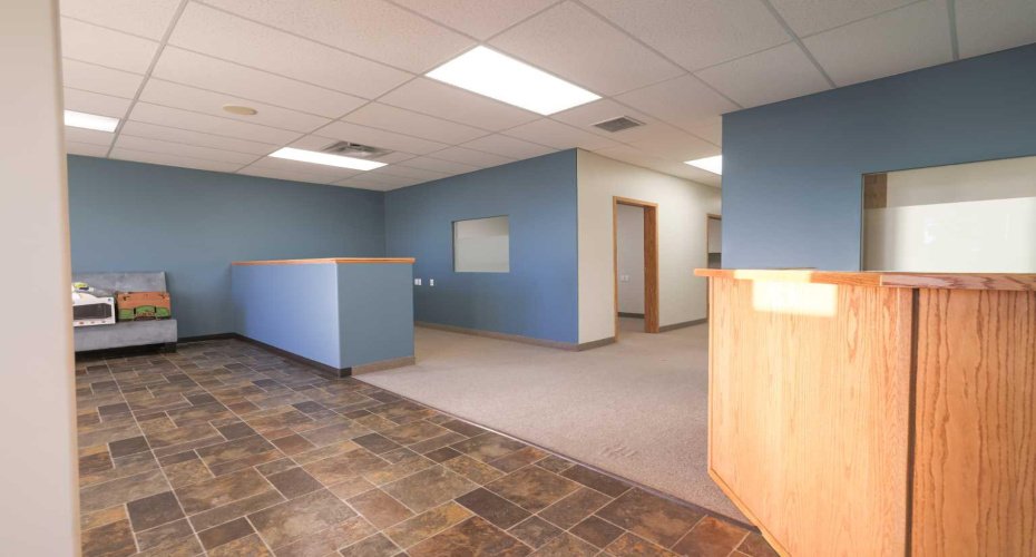 5204 49 Street, Rocky Mountain House, Alberta T4T 1T2, ,Commercial,For Lease,Hill Crest Place,49,A2242256
