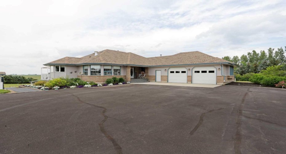 201076 Range Road 142, Duchess, Alberta T0J0Z0, 5 Bedrooms Bedrooms, ,5 BathroomsBathrooms,Residential,For Sale,Range Road 142,A2242781