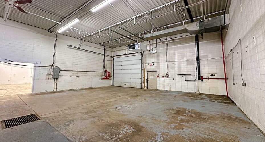 8127 Fraser Avenue, Fort McMurray, Alberta T9H 1W5, ,Commercial,For Lease,Fraser,A2111564