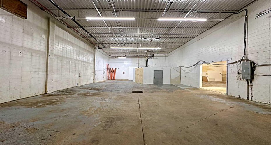 8127 Fraser Avenue, Fort McMurray, Alberta T9H 1W5, ,Commercial,For Lease,Fraser,A2111564