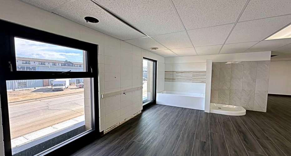 8127 Fraser Avenue, Fort McMurray, Alberta T9H 1W5, ,Commercial,For Lease,Fraser,A2111564