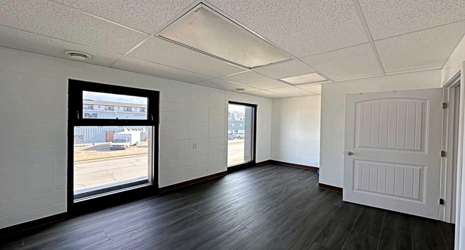 8127 Fraser Avenue, Fort McMurray, Alberta T9H 1W5, ,Commercial,For Lease,Fraser,A2111564