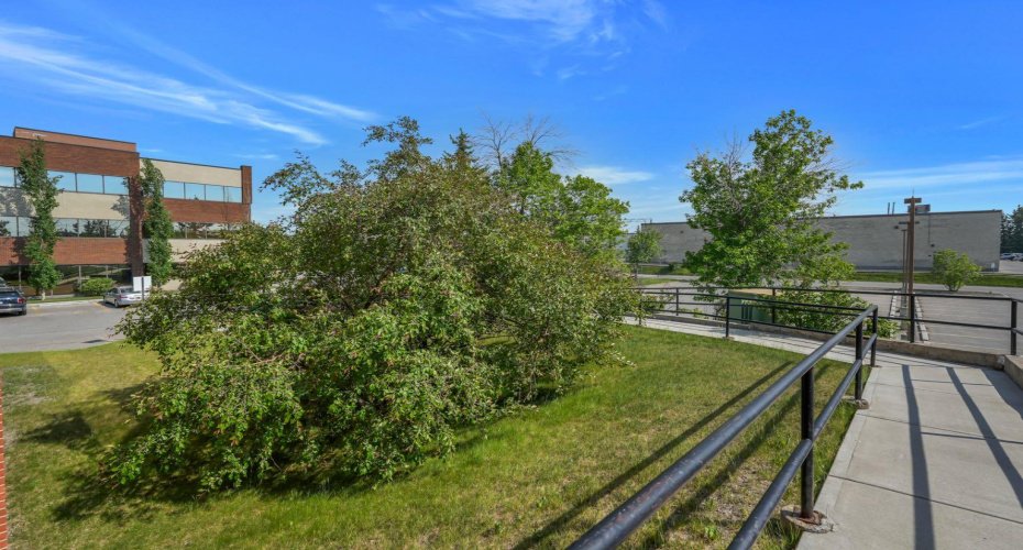 2711 39 Avenue, Calgary, Alberta T1Y 4T8, ,Commercial,For Lease,39,A2243025