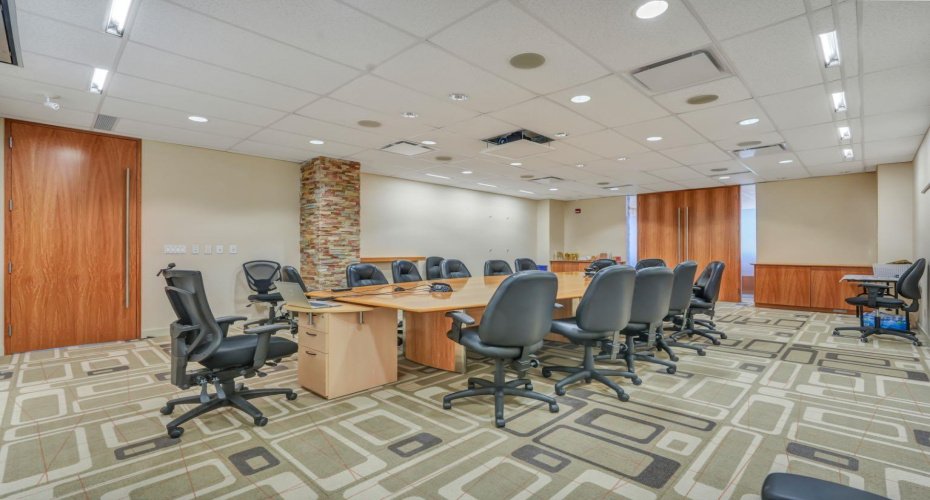 2711 39 Avenue, Calgary, Alberta T1Y 4T8, ,Commercial,For Lease,39,A2243025