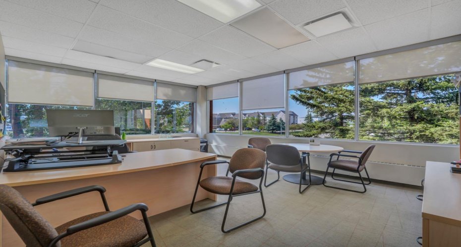 2711 39 Avenue, Calgary, Alberta T1Y 4T8, ,Commercial,For Lease,39,A2243025