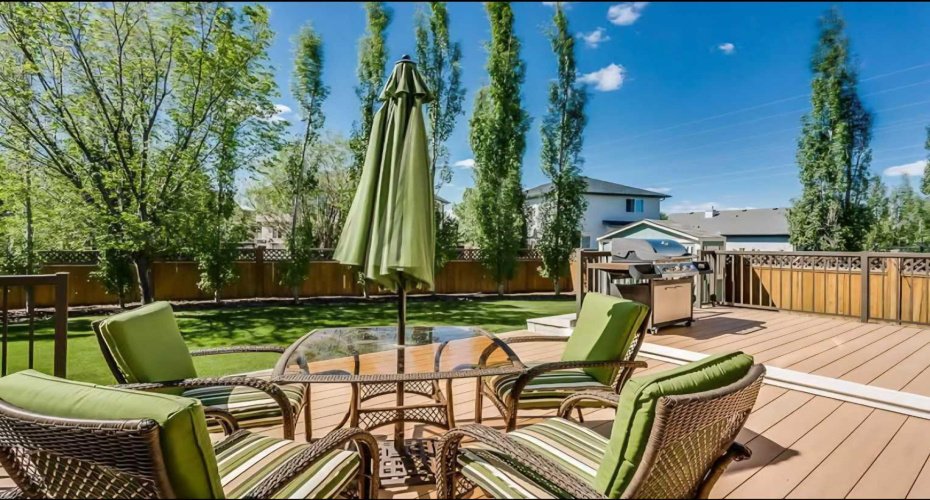 249 West Lakeview Place, Chestermere, Alberta T1X1K4, 3 Bedrooms Bedrooms, ,4 BathroomsBathrooms,Residential,For Sale,West Lakeview,A2242219