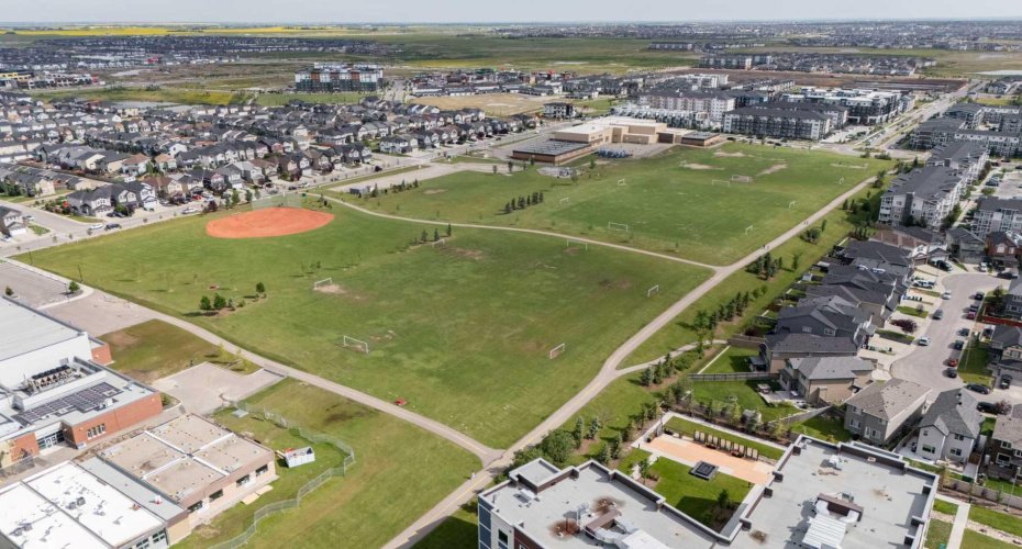 60 Skyview Ranch Road, Calgary, Alberta T3N2J8, 2 Bedrooms Bedrooms, ,2 BathroomsBathrooms,Residential,For Sale,Skyview Ranch,A2242826