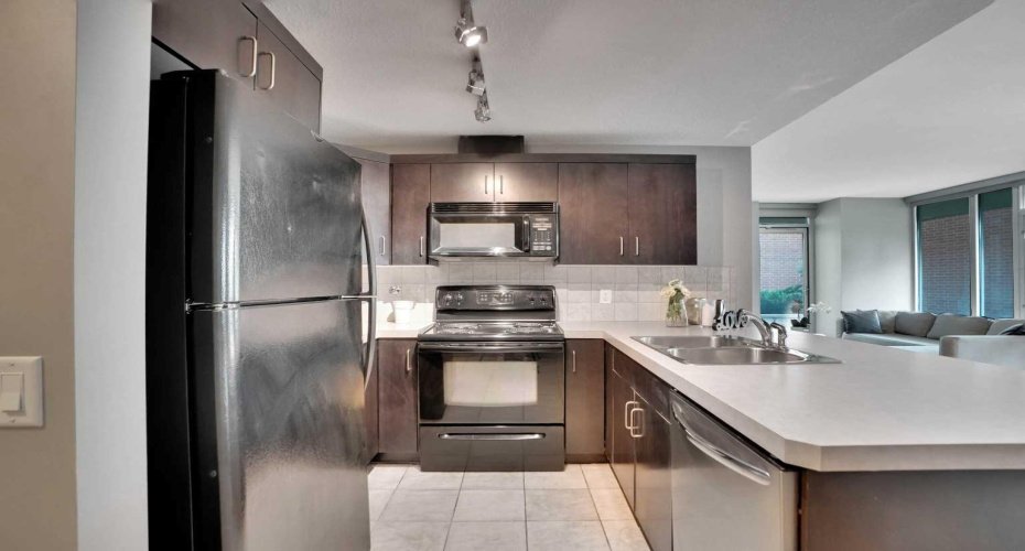 1410 1 Street, Calgary, Alberta T2G 5T7, 2 Bedrooms Bedrooms, ,2 BathroomsBathrooms,Residential,For Sale,1,A2155653