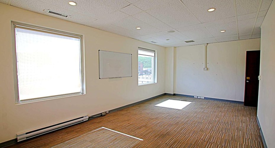 9816 Hardin Street, Fort McMurray, Alberta T9H 4K3, ,Commercial,For Lease,Hardin Street Building,Hardin,A2245272