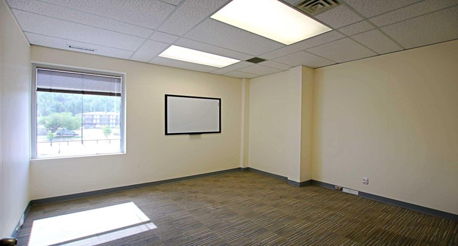 9816 Hardin Street, Fort McMurray, Alberta T9H 4K3, ,Commercial,For Lease,Hardin Street Building,Hardin,A2245272
