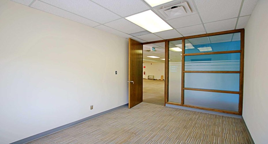 9816 Hardin Street, Fort McMurray, Alberta T9H 4K3, ,Commercial,For Lease,Hardin Street Building,Hardin,A2245278