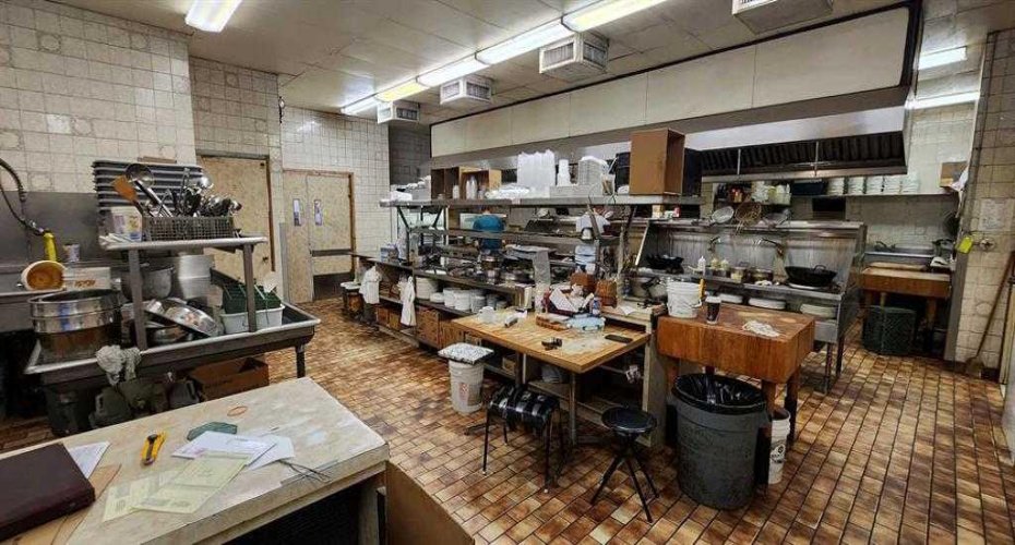 425 13 Street, Lethbridge, Alberta T1H 2S3, ,Commercial,For Lease,13,A2245413