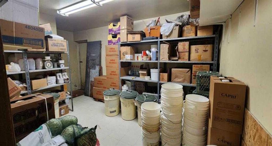 425 13 Street, Lethbridge, Alberta T1H 2S3, ,Commercial,For Lease,13,A2245413