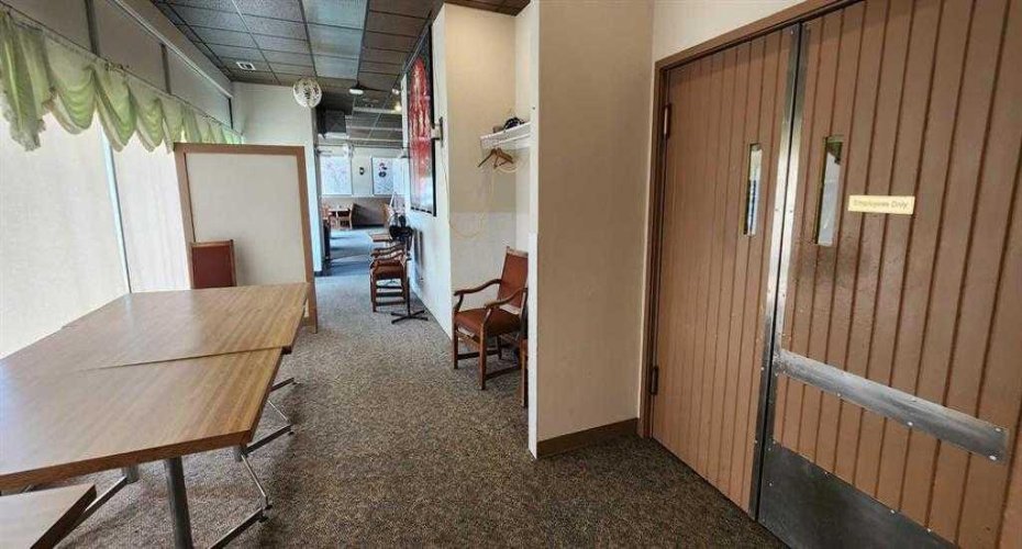 425 13 Street, Lethbridge, Alberta T1H 2S3, ,Commercial,For Lease,13,A2245413